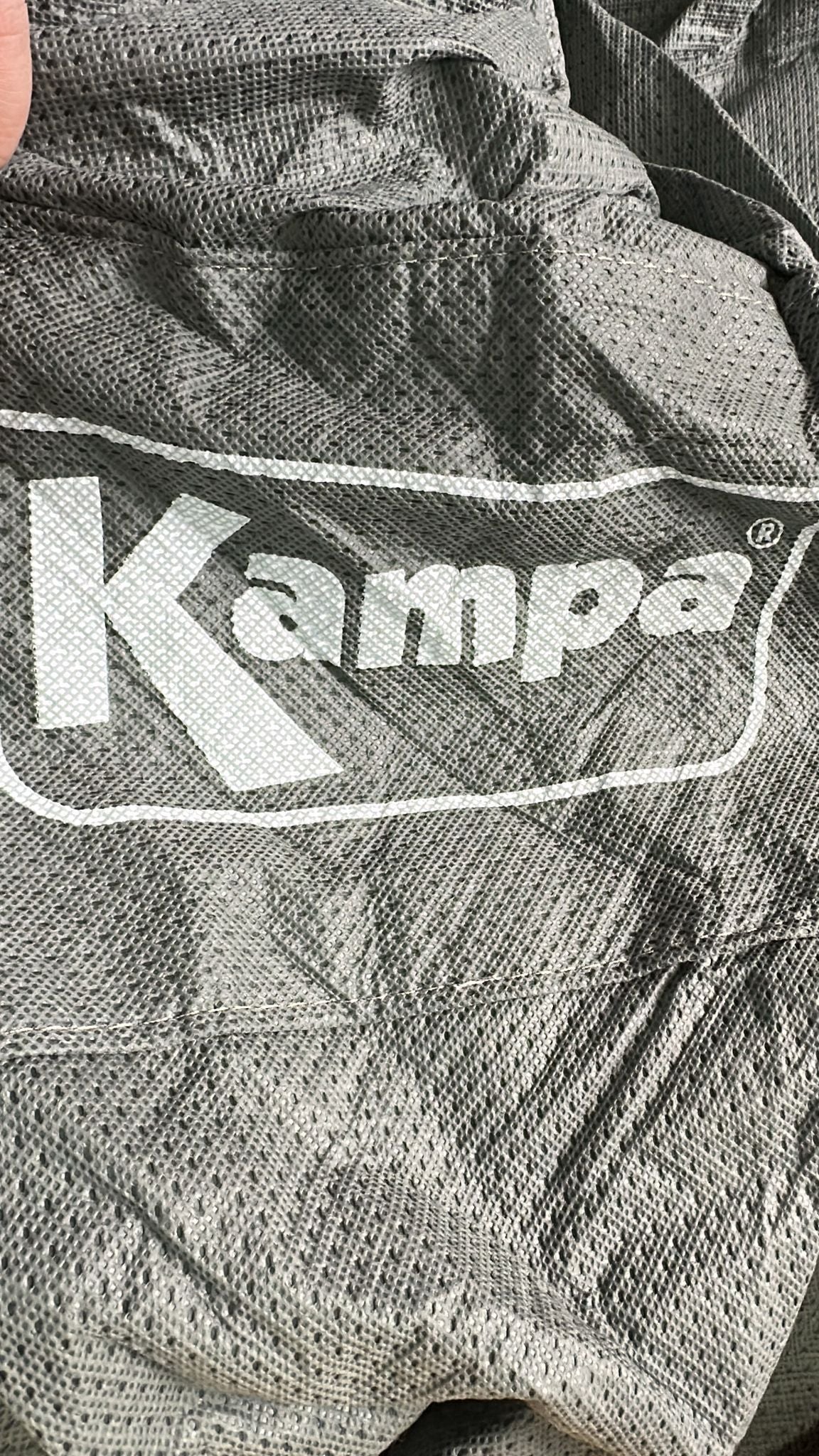 🏕️ Kampa Superior Caravan Cover – Grauer Premium-Schutz 550–600 cm - B-Ware