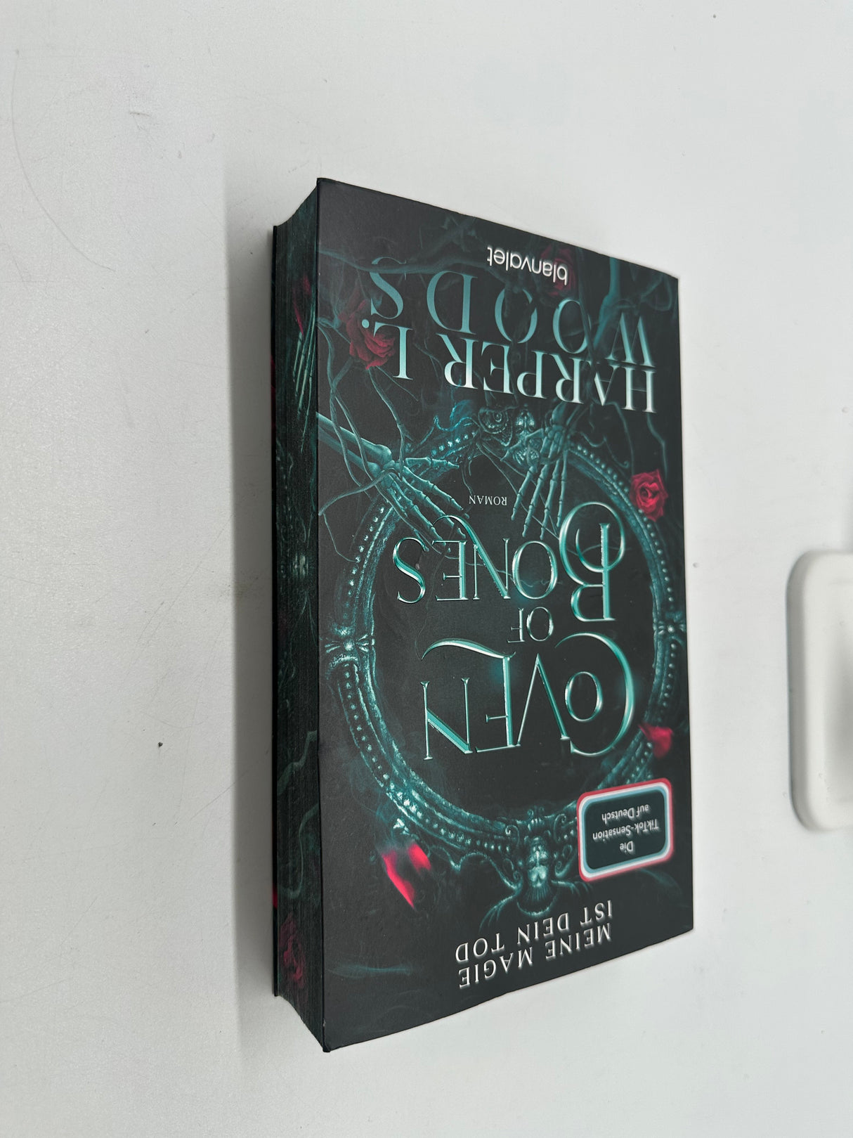 📖 Coven of Bones – Meine Magie ist dein Tod (Harper L. Woods)