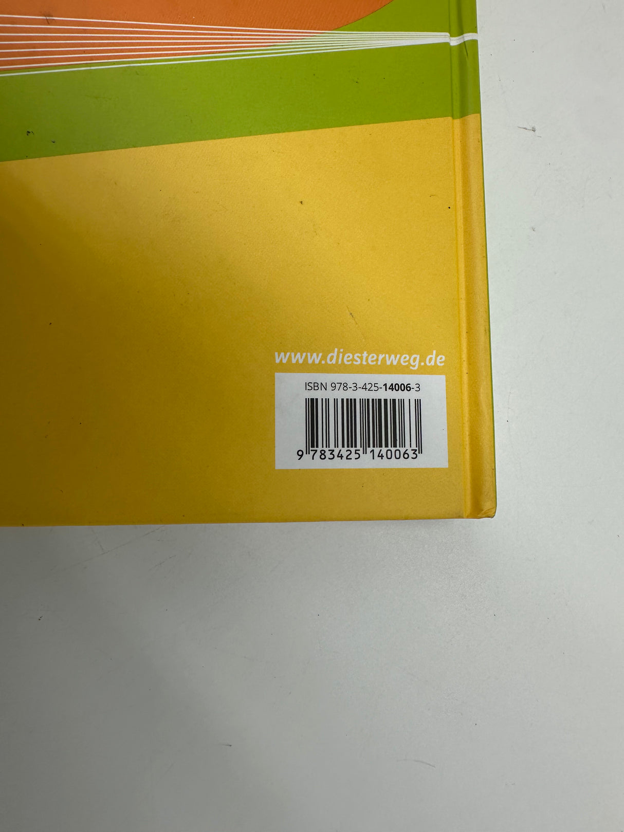 🇬🇧 Notting Hill Gate 6 – Textbook