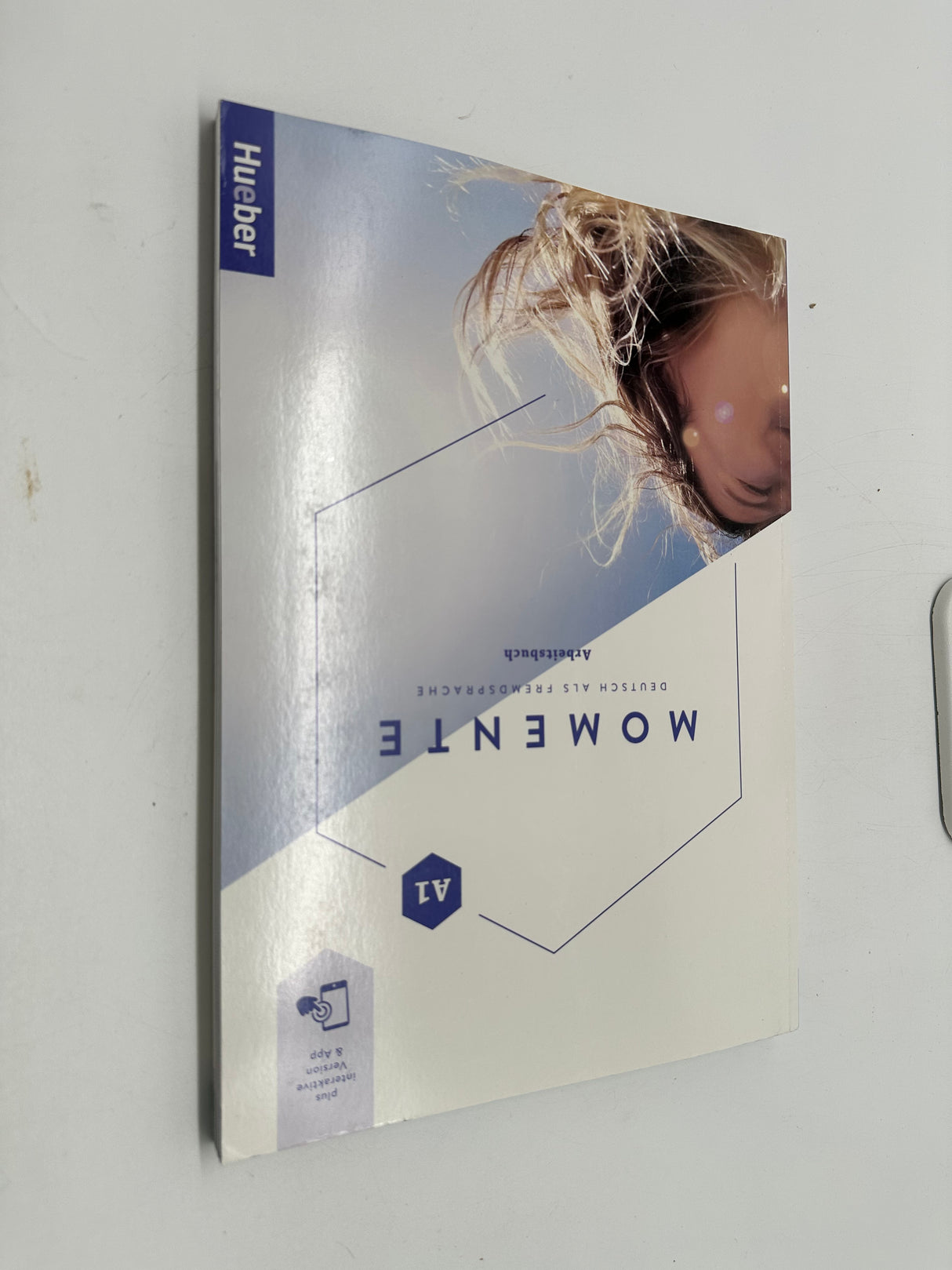 🇩🇪 Momente A1 – Arbeitsbuch plus interaktive Version (Hueber)