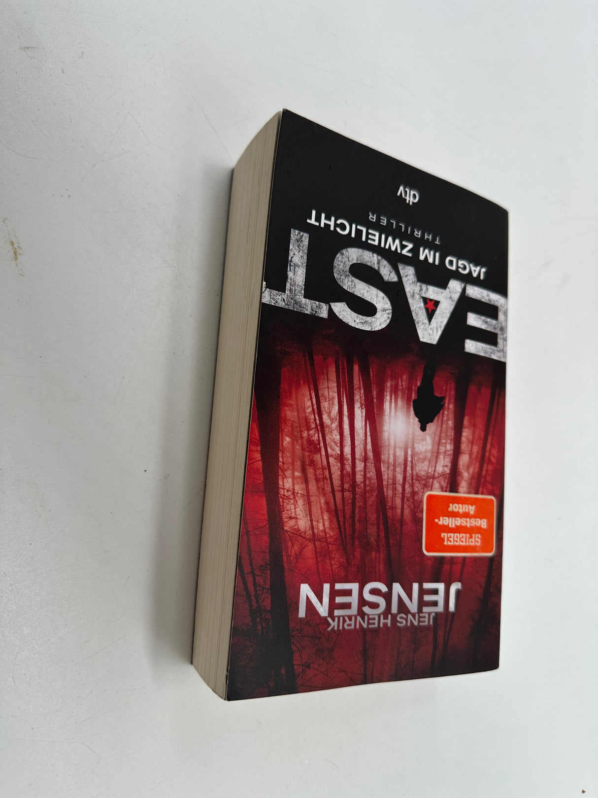 🔪 EAST. Jagd im Zwielicht (Jan Jordi Kazanski 3)