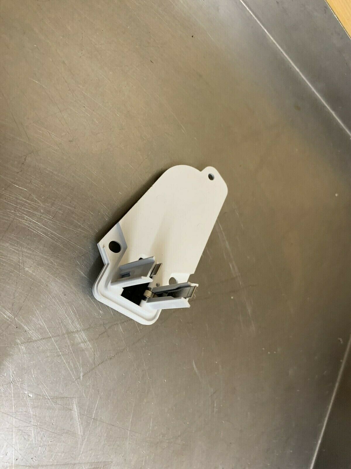 Siemens Bosch Sensor Abtaster Fühler für Kondenswasserpumpe Trockner