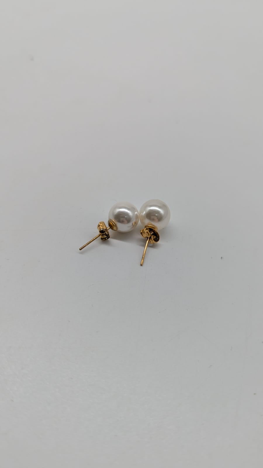 💎 Elegante Perlen-Ohrstecker – Weiß 10 mm | 18K vergoldeter 316L Edelstahl - NEU