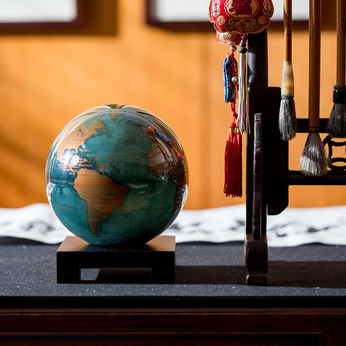 MOVA Globus Blau & Gold 6" – solarbetrieben, drehbar, edle Deko mit Sockel – NEU