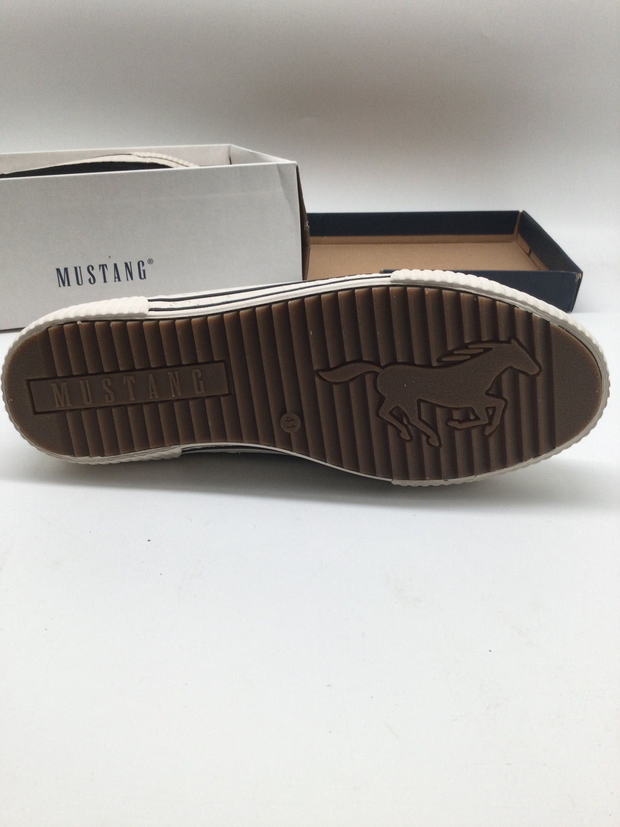 👟 Mustang Damen Sneakers mit Warmfutter – B-Ware!