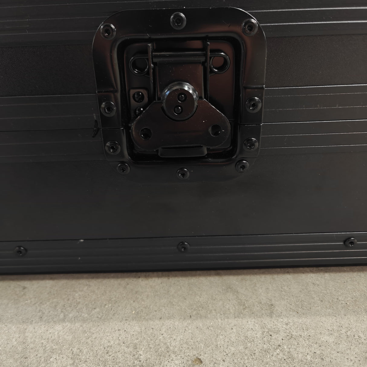 🛄 Zomo Koffer in Schwarz – Perfekt für DJs und Musiker – B-Ware!