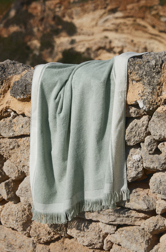 🏖️ H&M Strandhandtuch mit Fransen