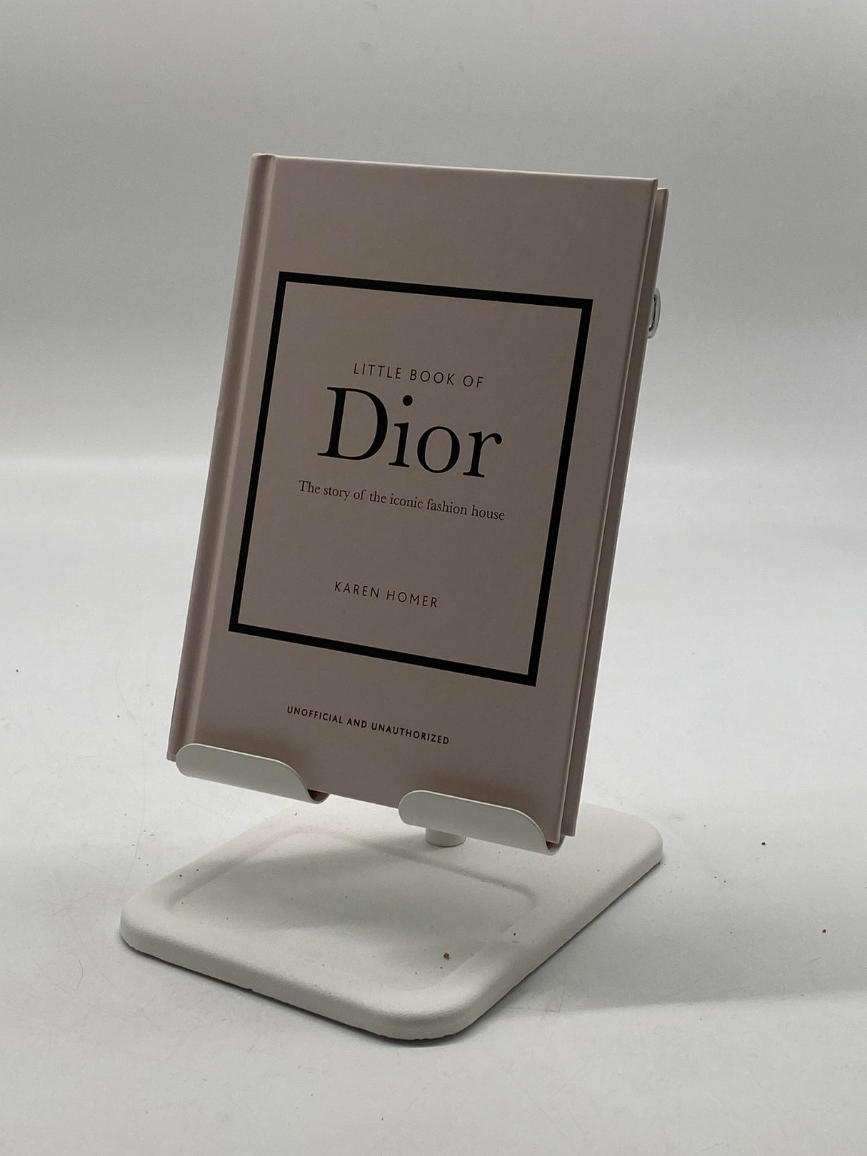 📚 Little Book of Dior