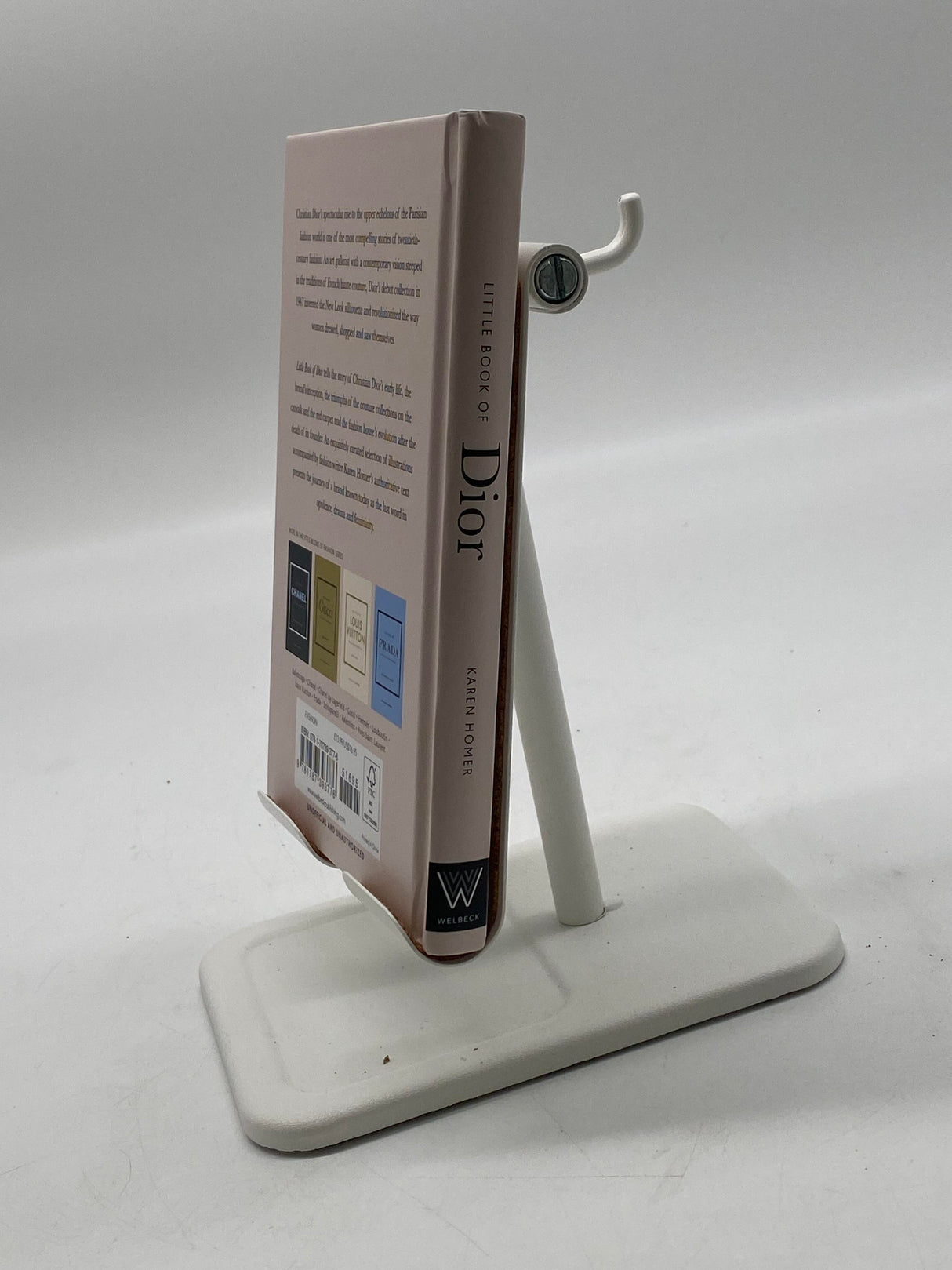 📚 Little Book of Dior