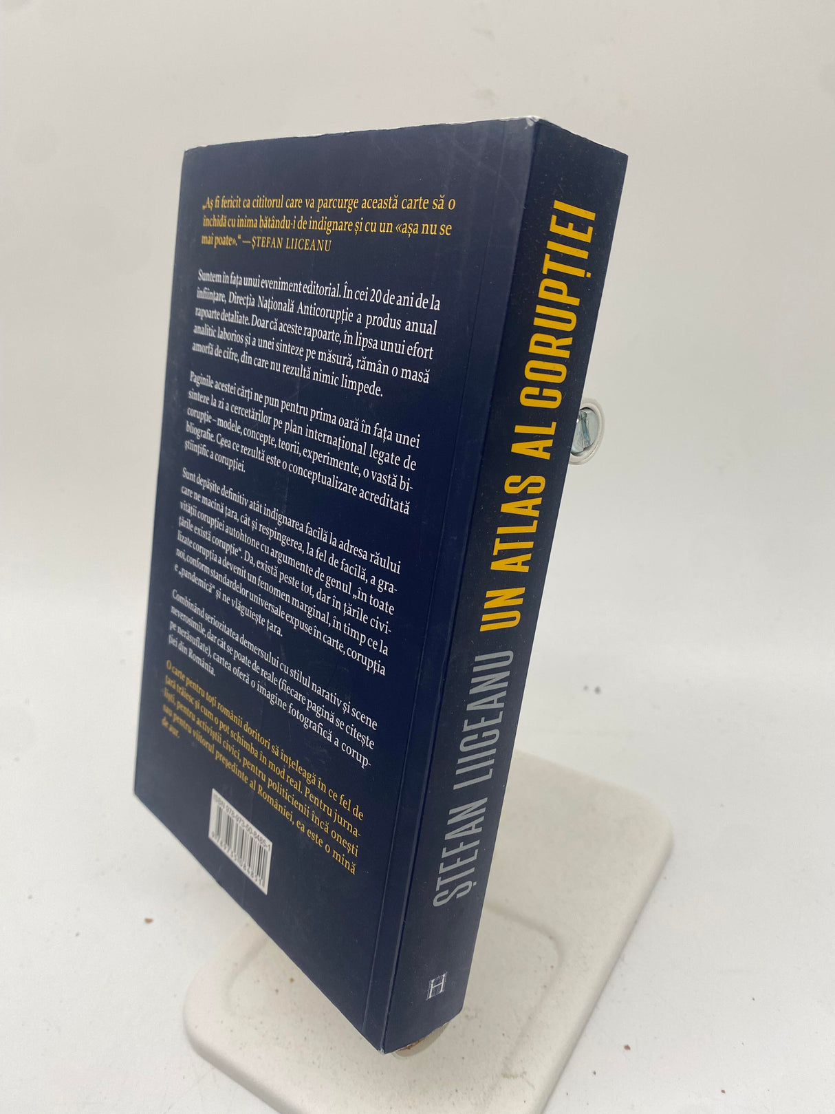 📚 Un Atlas Al Coruptiei - Romania - 20 de ani de hotie, studiu de caz