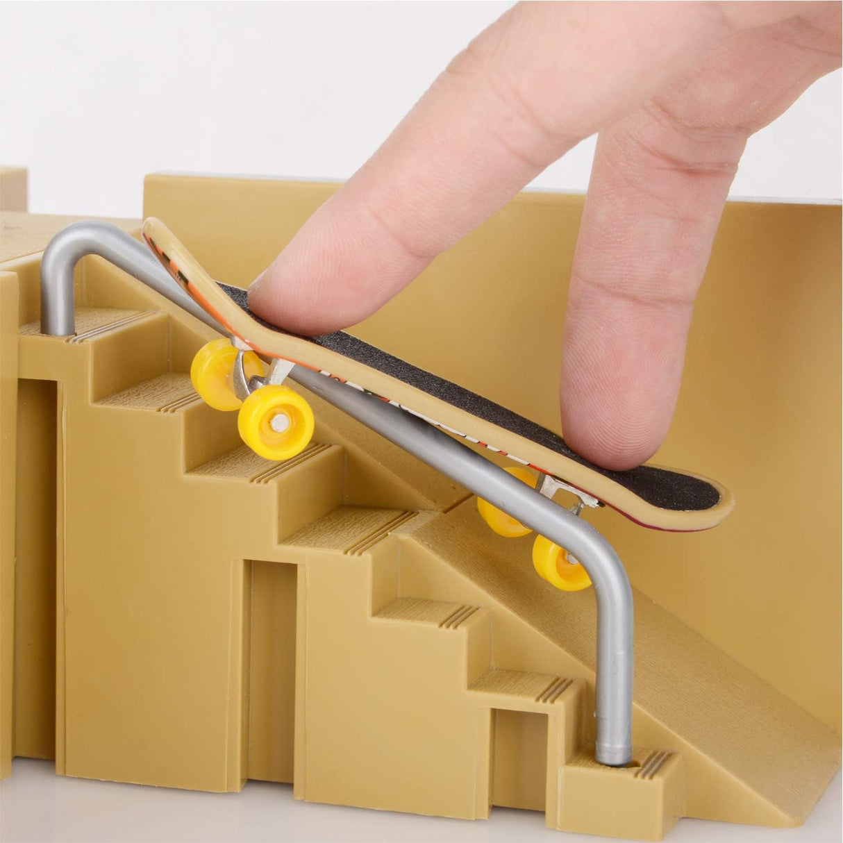 🌟 Kidshobby Finger Skateboard Park – 8-teiliges Rampen Set inklusive 3 Fingerboards und 5 Silikonmatten 🌟